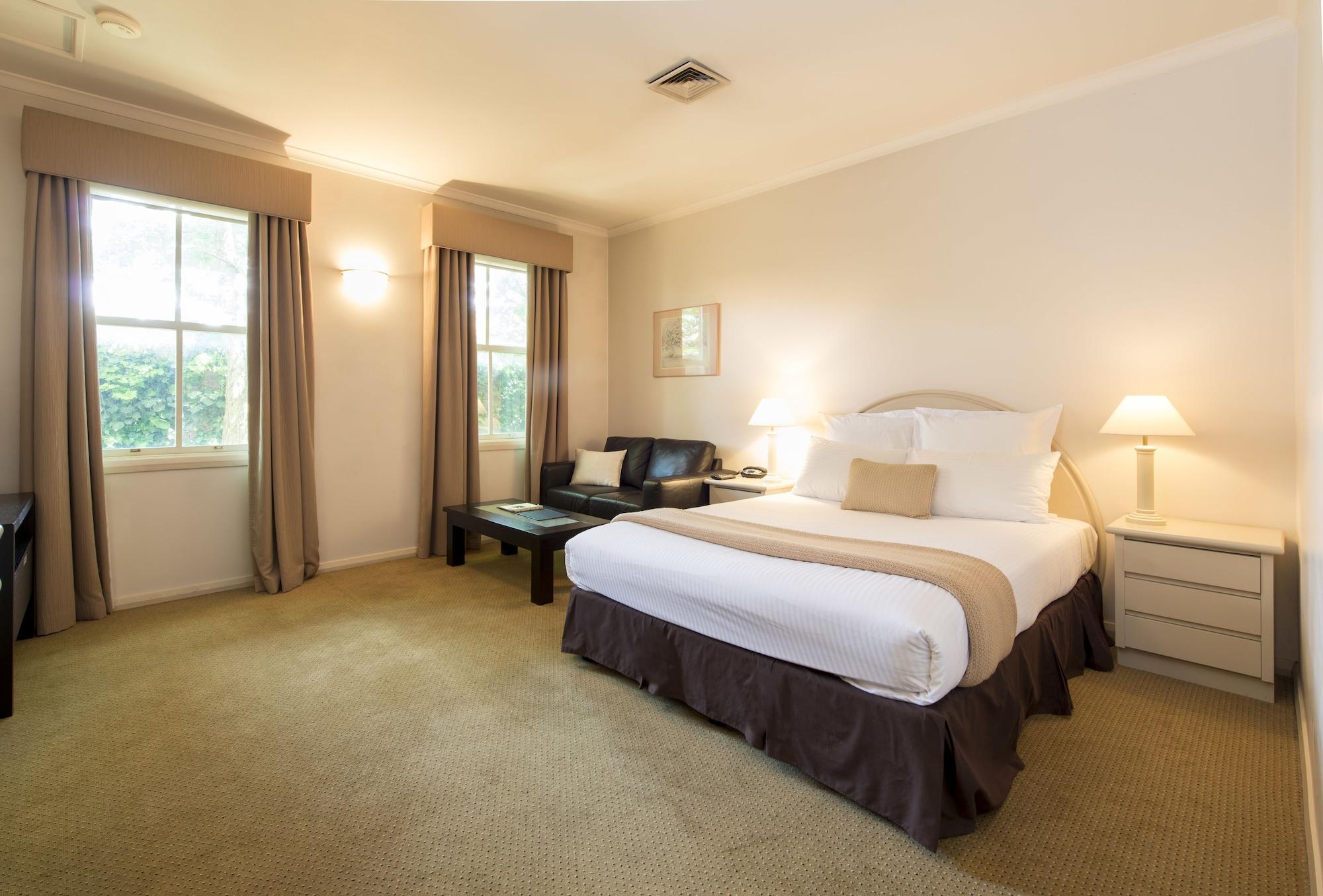 Beau Monde International Hotel Doncaster East Екстериор снимка