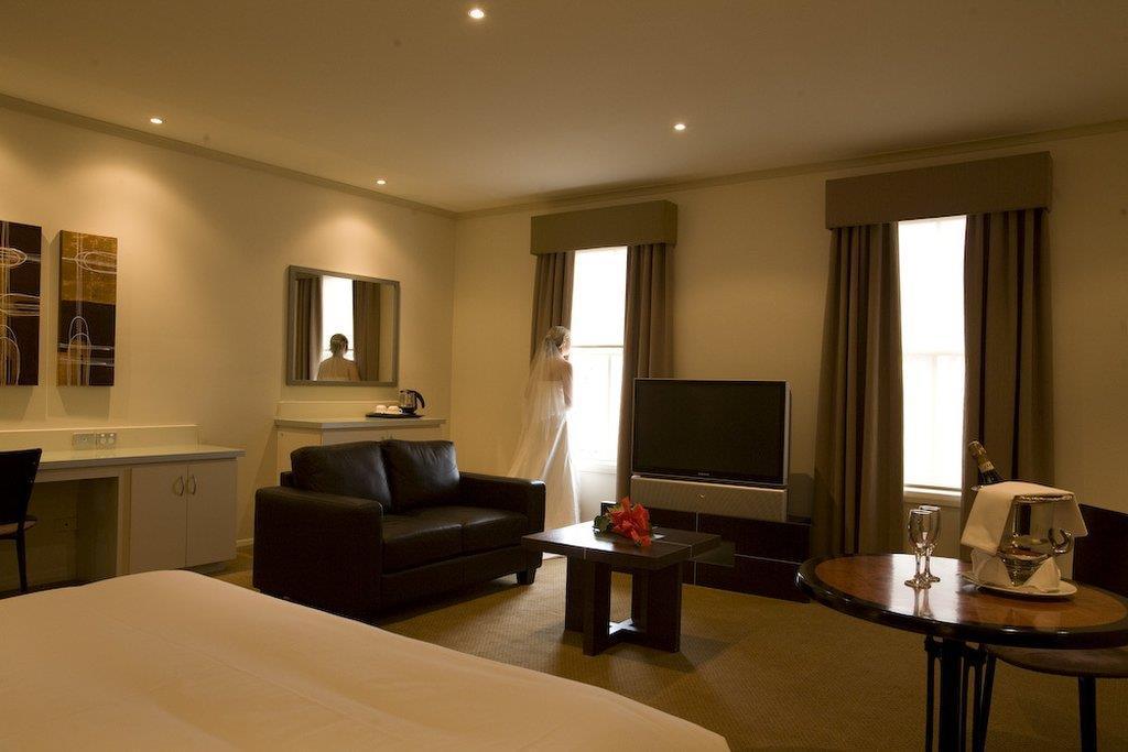Beau Monde International Hotel Doncaster East Стая снимка