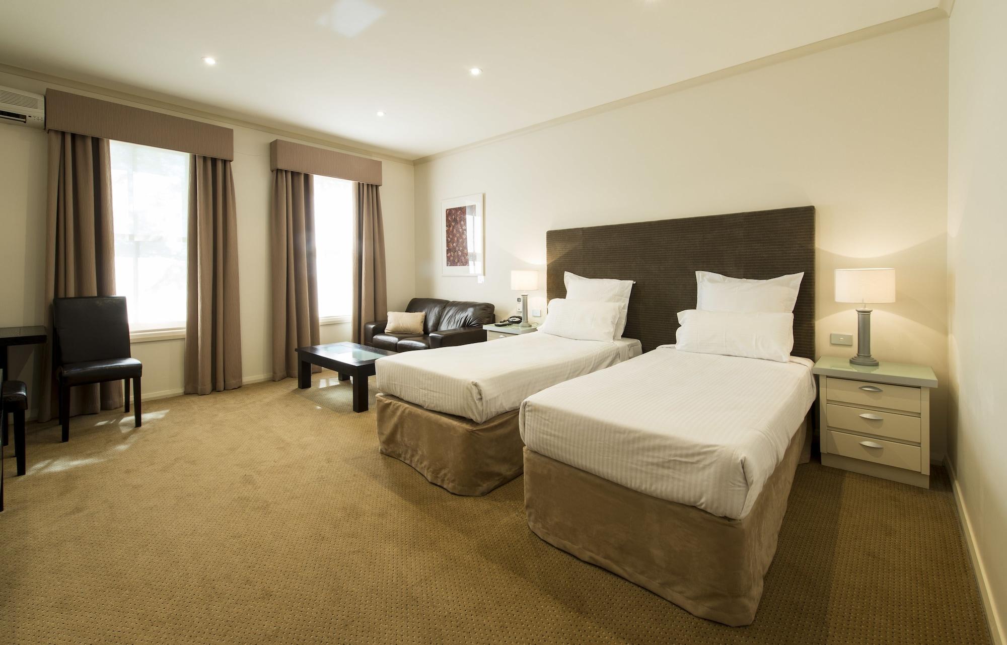 Beau Monde International Hotel Doncaster East Екстериор снимка