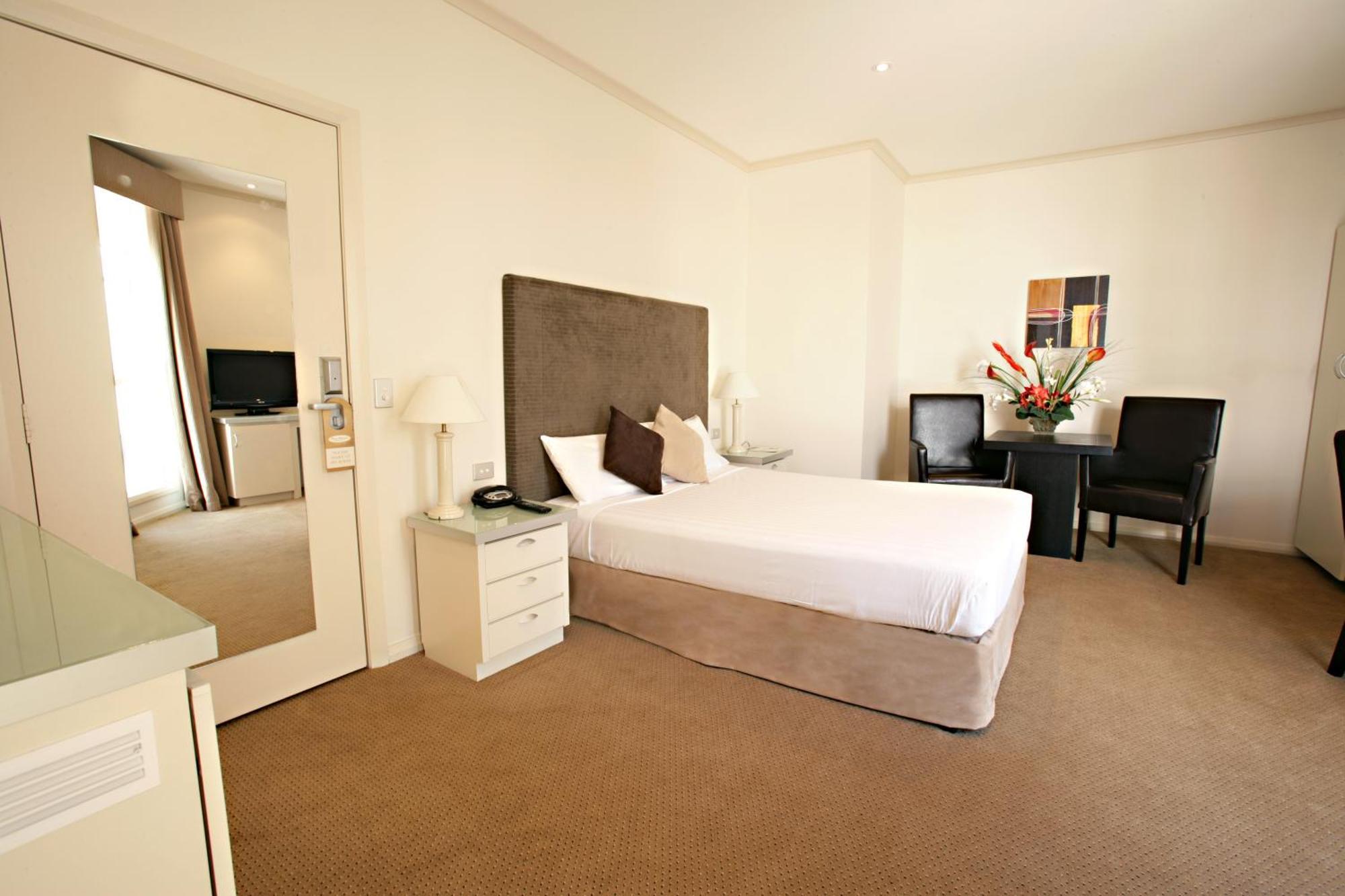 Beau Monde International Hotel Doncaster East Стая снимка