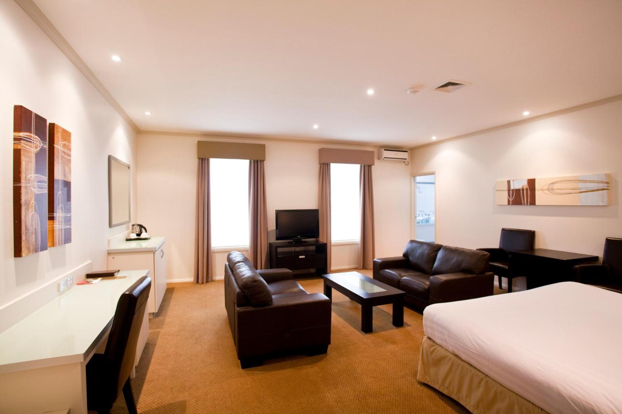 Beau Monde International Hotel Doncaster East Стая снимка