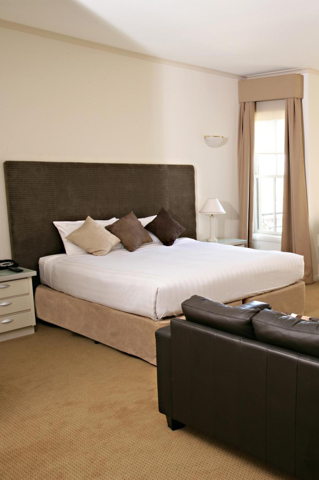 Beau Monde International Hotel Doncaster East Екстериор снимка