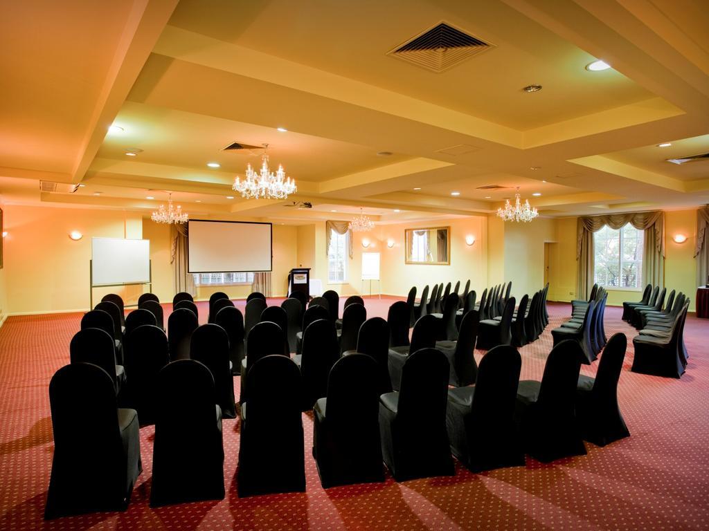Beau Monde International Hotel Doncaster East Екстериор снимка