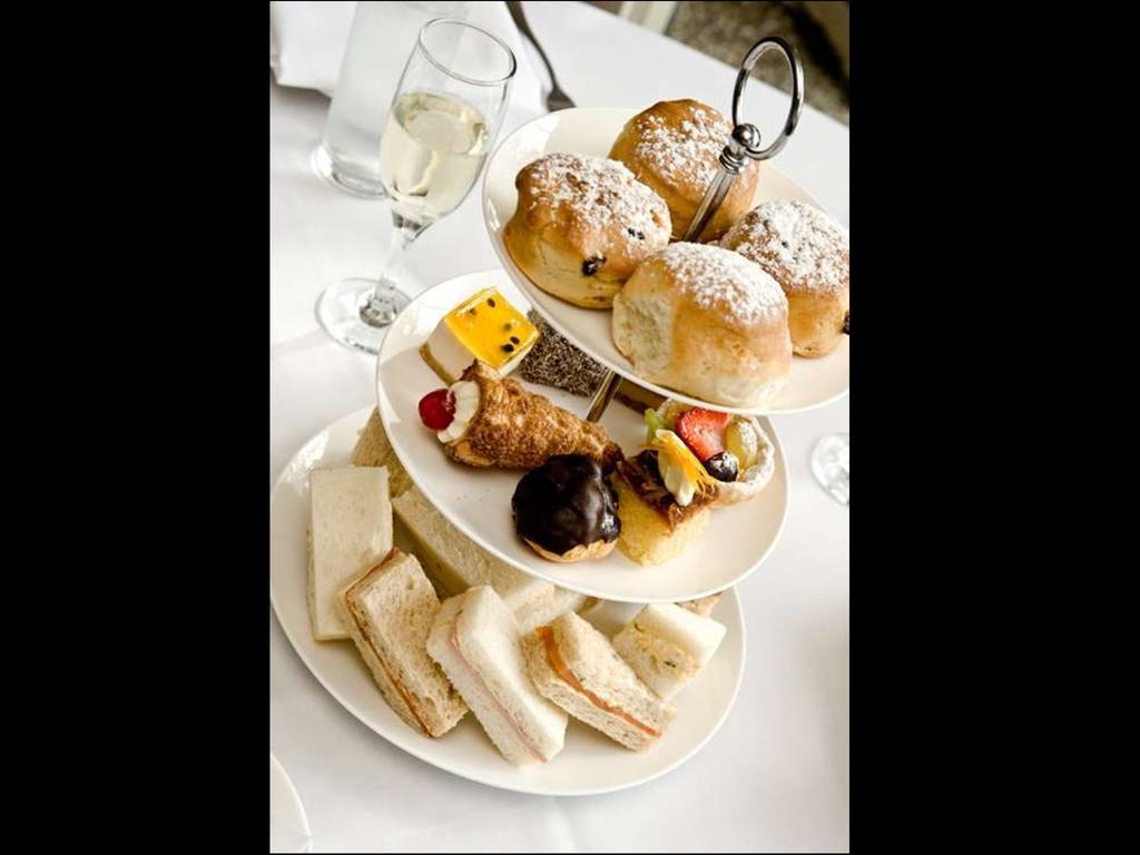 Beau Monde International Hotel Doncaster East Екстериор снимка