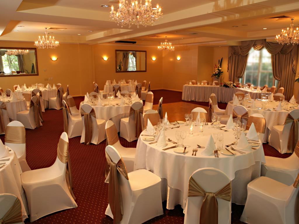 Beau Monde International Hotel Doncaster East Екстериор снимка