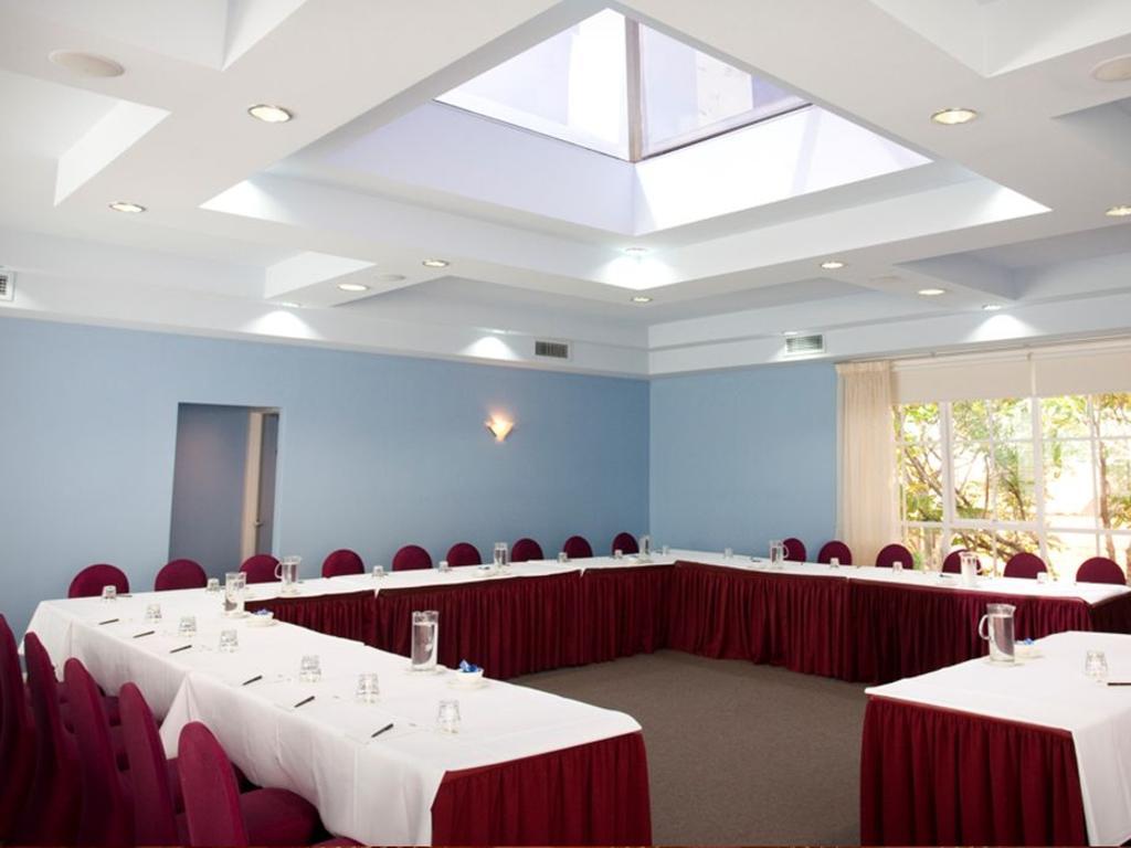 Beau Monde International Hotel Doncaster East Екстериор снимка