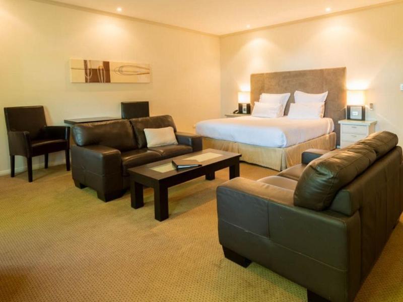 Beau Monde International Hotel Doncaster East Екстериор снимка