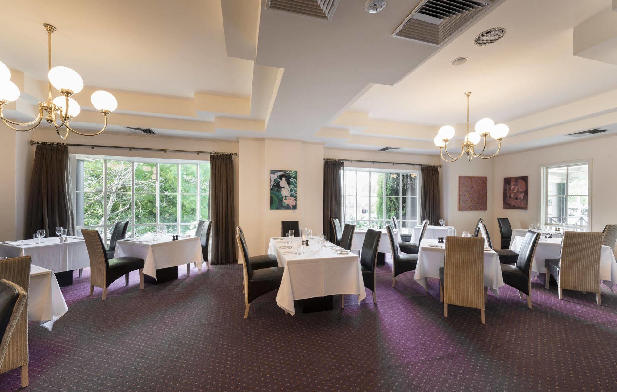Beau Monde International Hotel Doncaster East Екстериор снимка