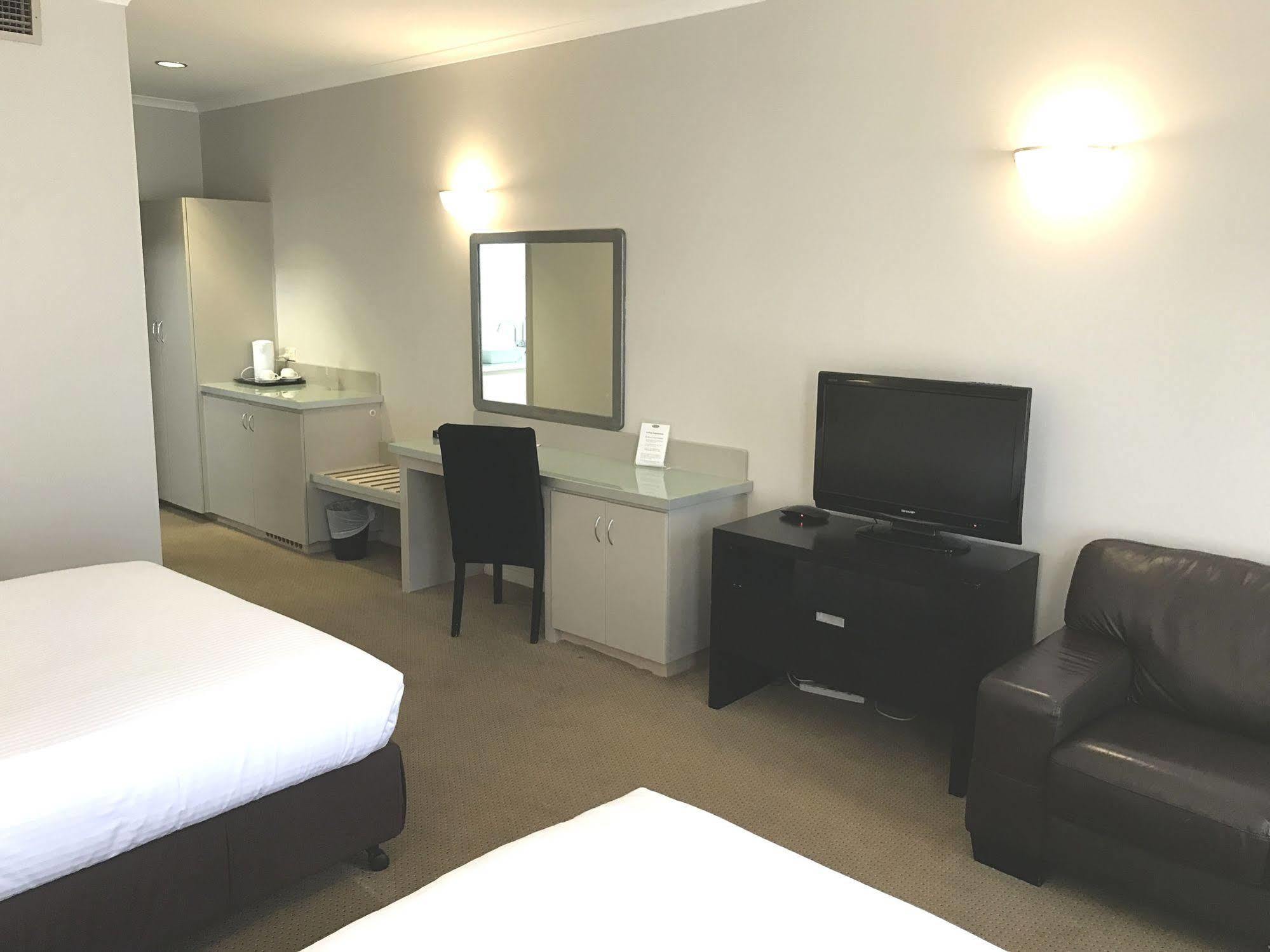 Beau Monde International Hotel Doncaster East Екстериор снимка