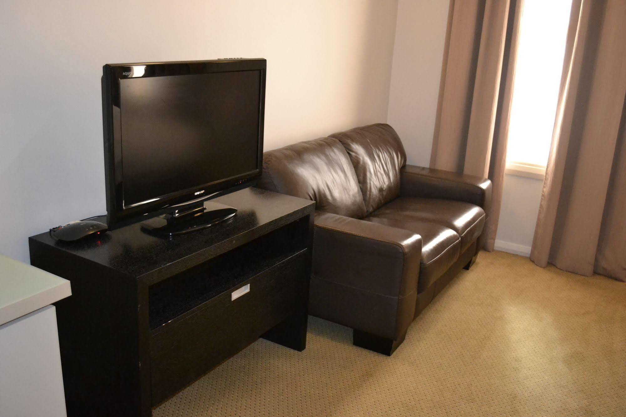 Beau Monde International Hotel Doncaster East Екстериор снимка
