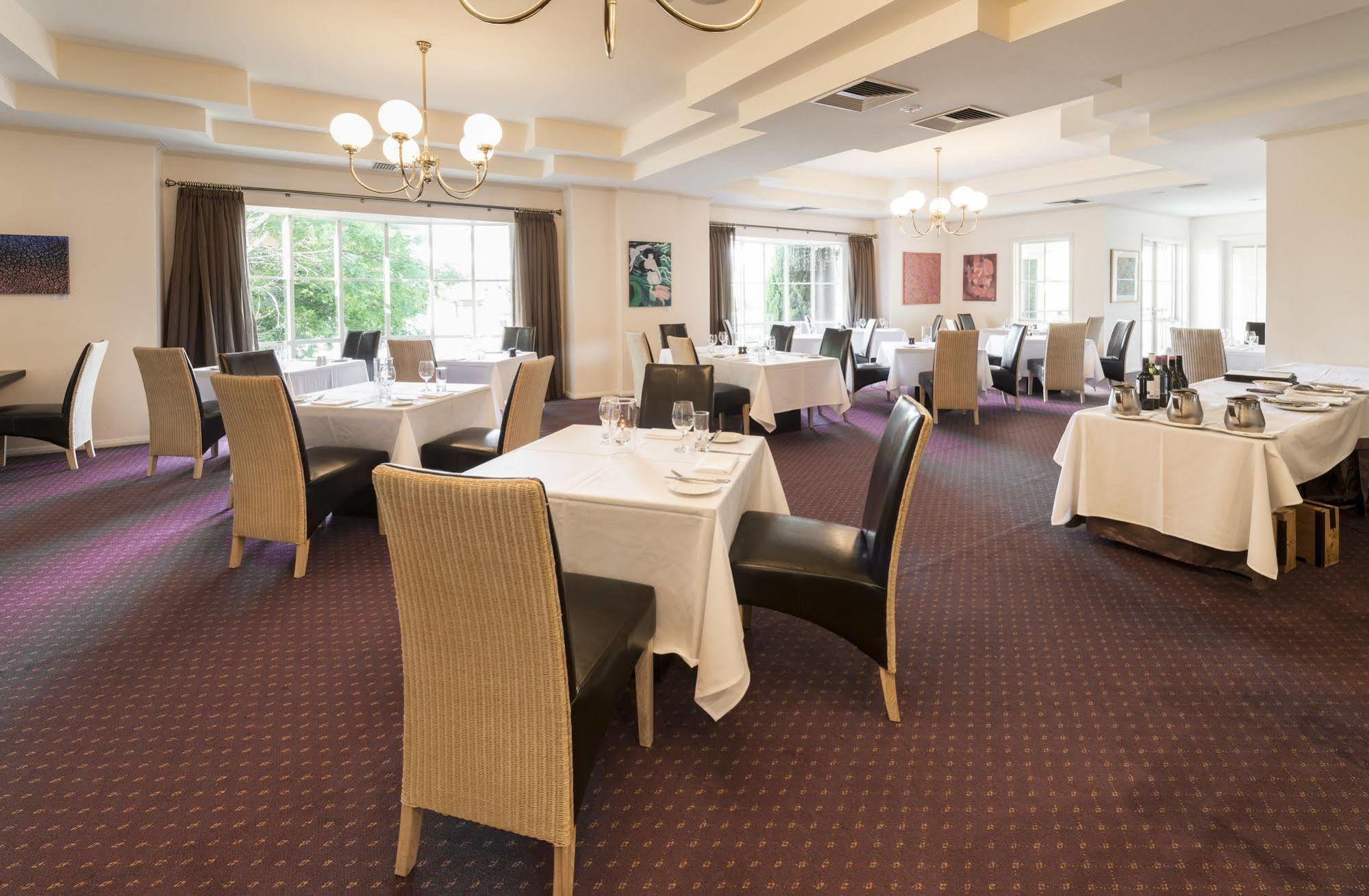 Beau Monde International Hotel Doncaster East Екстериор снимка