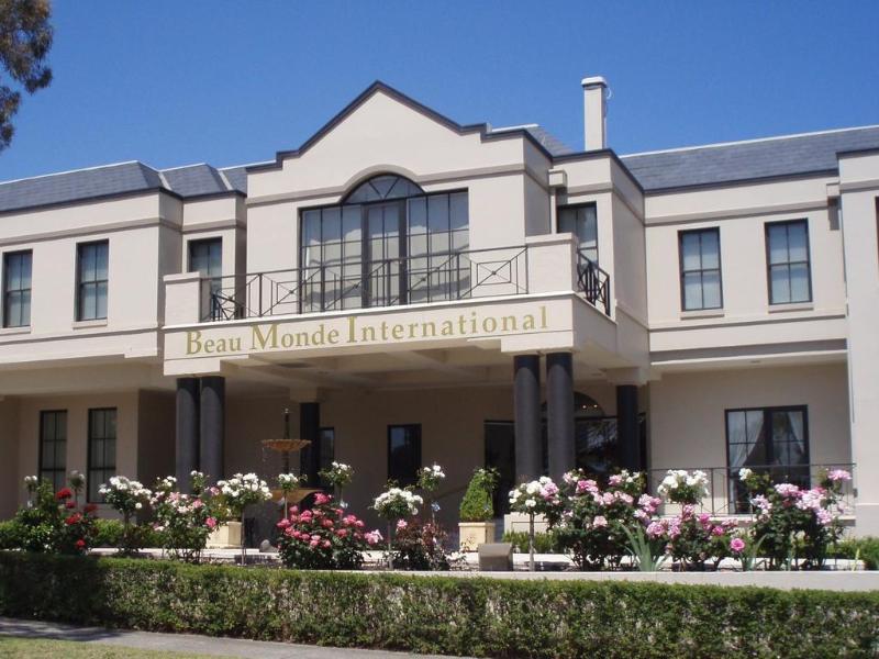 Beau Monde International Hotel Doncaster East Екстериор снимка