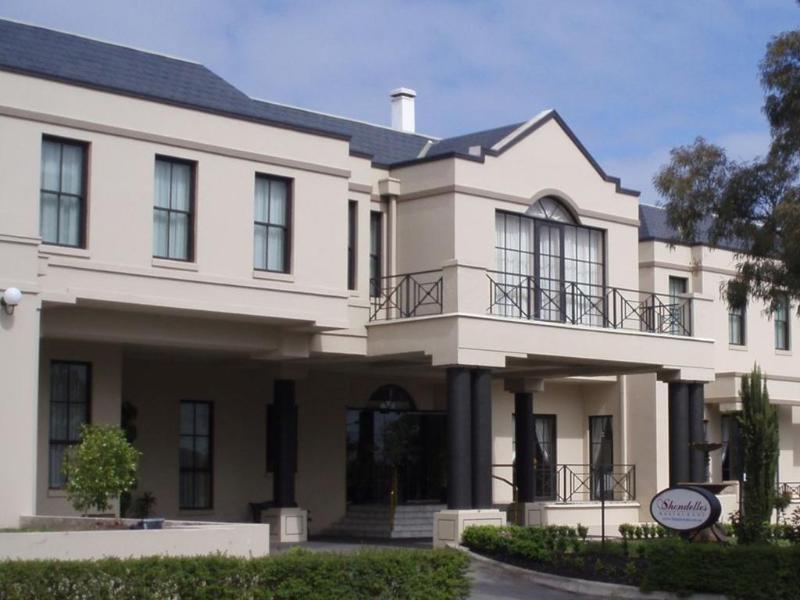 Beau Monde International Hotel Doncaster East Екстериор снимка